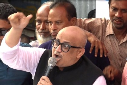 ‘তোর বুকের পাটা কত বড় দেইখা দিতাম’, চাঁদের উদ্দেশে ডা. মুরাদ