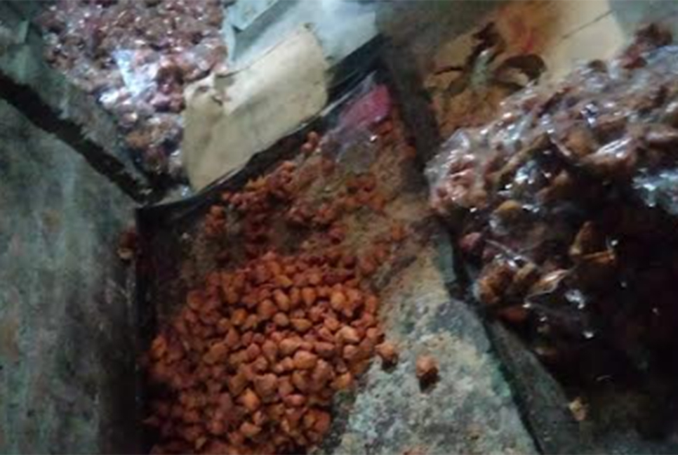 জয়পুরহাটে চার প্রতিষ্ঠানকে জরিমানা