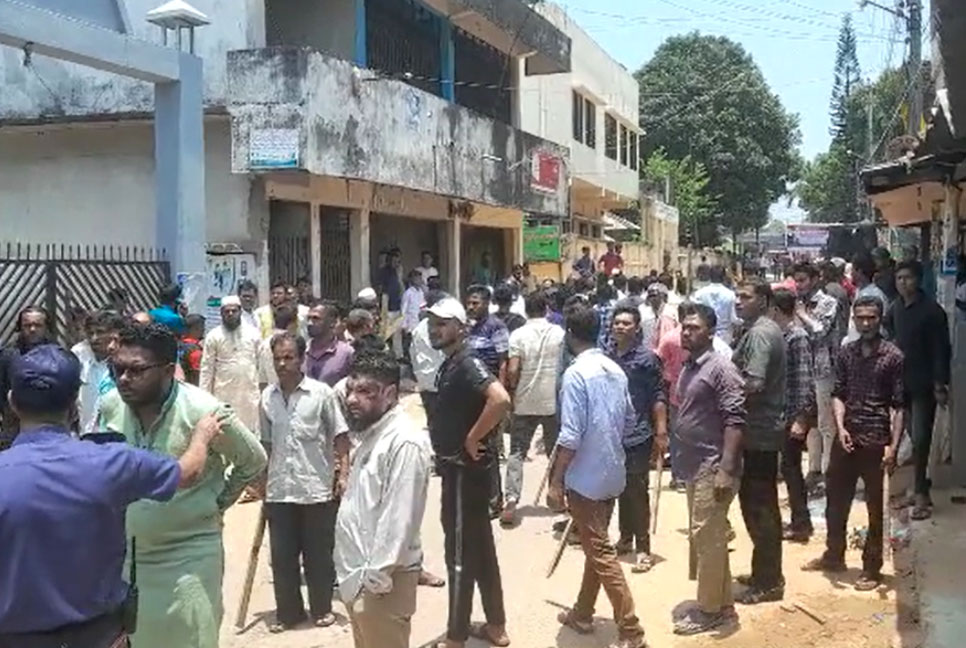 খাগড়াছড়িতে বিএনপির ভাইস চেয়ারম্যান আব্দুল্লাহ আল নোমানের গাড়িতে হামলা, আহত ৫