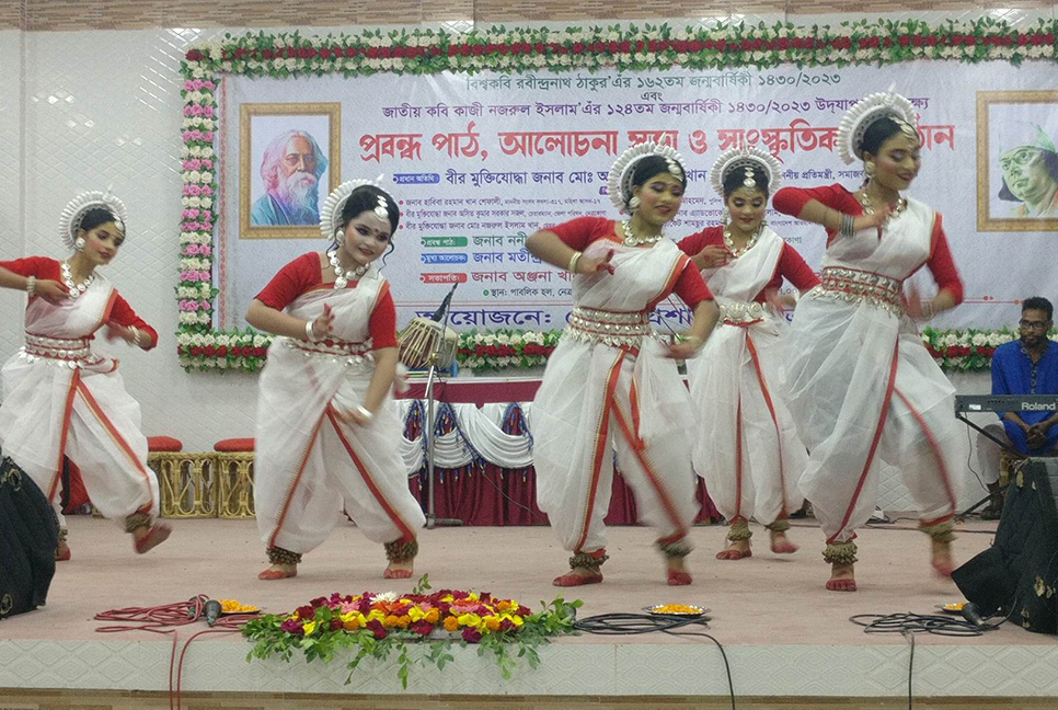 নেত্রকোনায় রবীন্দ্র-নজরুল জন্মজয়ন্তী উদযাপন