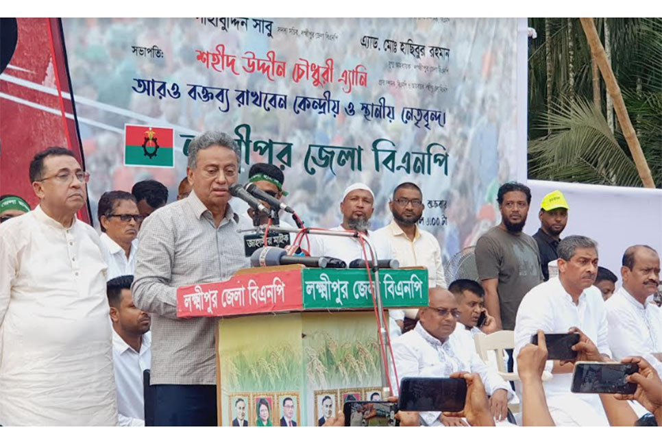 
এ মুহূর্তে সরকারের পতন ছাড়া অন্য আলাপের সুযোগ নেই: আমির খসরু