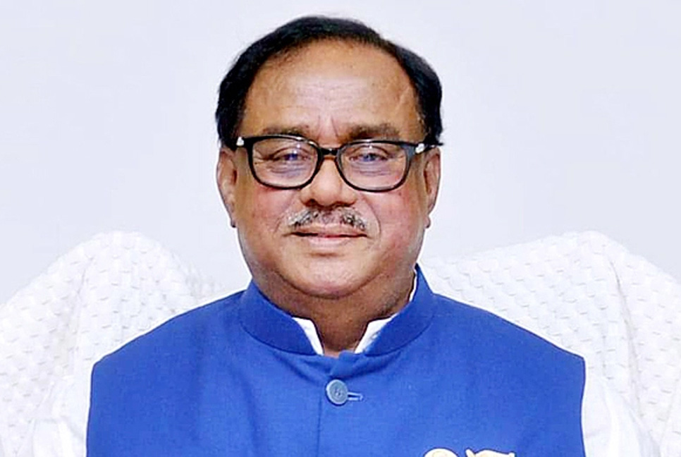 ‘বিনোদন লাভে মোবাইলে বুঁদ না হয়ে মাঠে এসে খেলোয়াড়দের উৎসাহ দিন’

