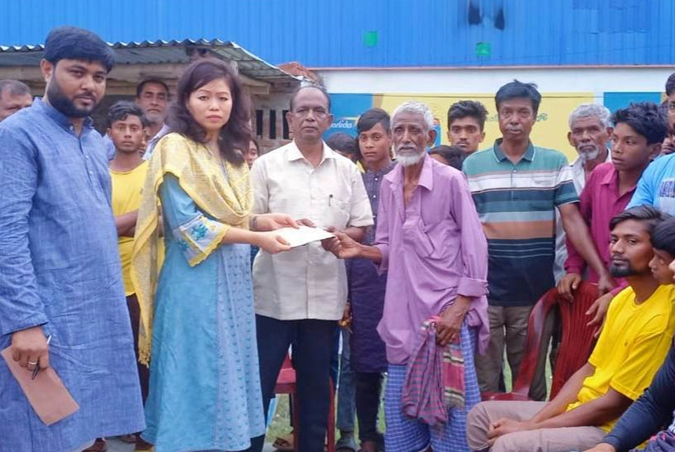 বজ্রপাতে নিহত ও আহতদের পরিবারের পাশে প্রশাসন
