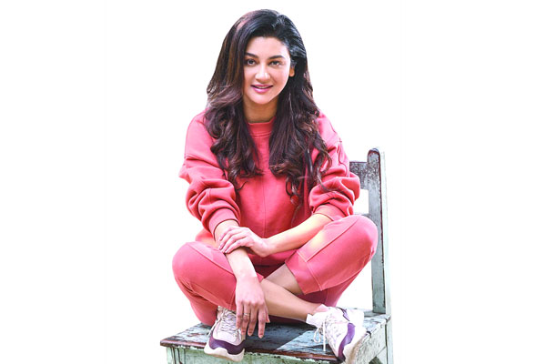 এপার-ওপারজুড়ে জয়া