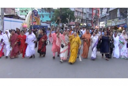 
প্রধানমন্ত্রীকে হুমকির প্রতিবাদে যশোর 
জেলা আওয়ামী লীগের বিক্ষোভ
