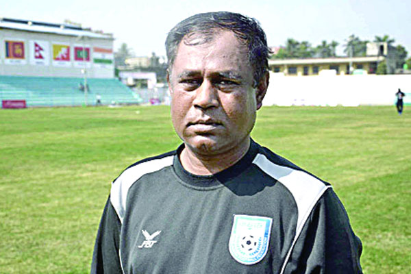 দায়িত্ব ছাড়ছেন কোচ ছোটন