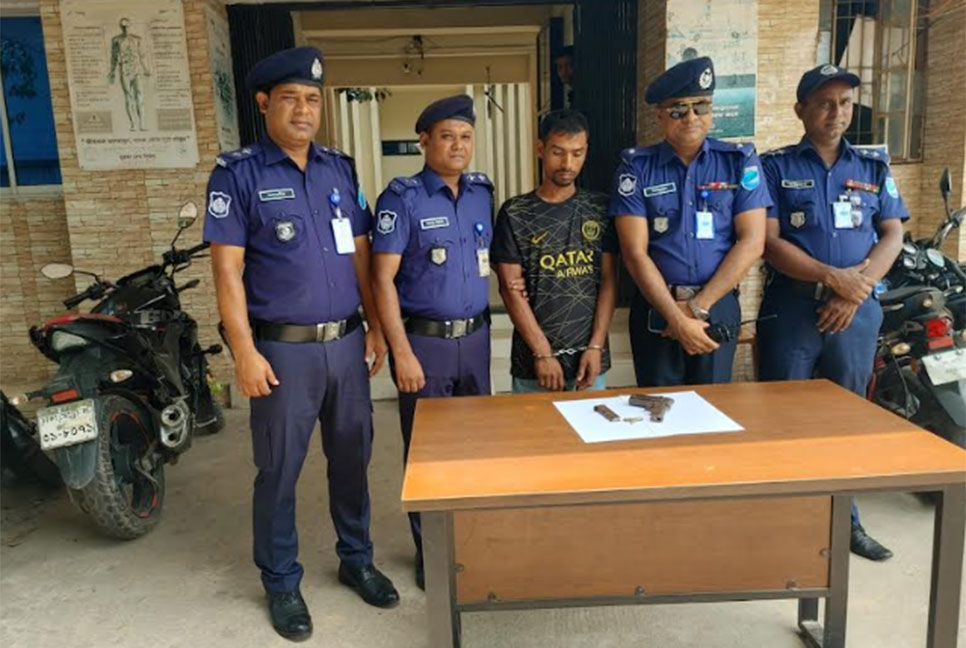 ভৈরবে পিস্তল ও গুলিসহ যুবক গ্রেফতার