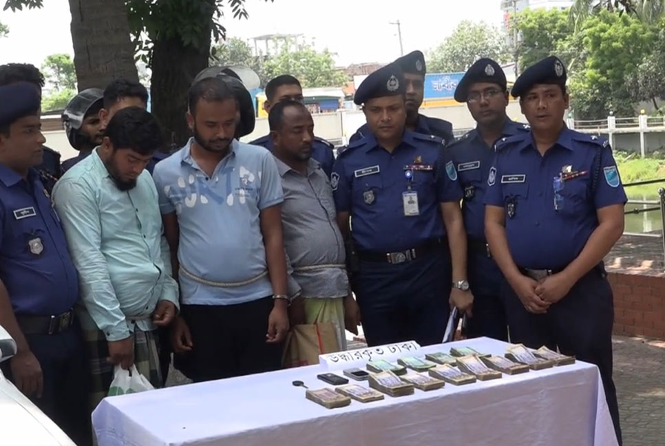 সাভারে ছিনতাই হওয়া ২৫ লাখ টাকার ১১ লাখ উদ্ধার