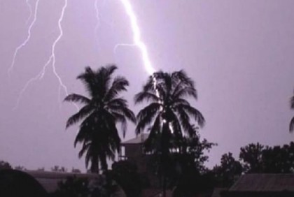পাখি শিকারে গিয়ে বজ্রপাতে স্কুলছাত্রের মৃত্যু 