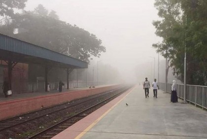 চুয়াডাঙ্গায় হঠাৎ আবহাওয়া পরিবর্তন, আকাশে ঘন কুয়াশা
