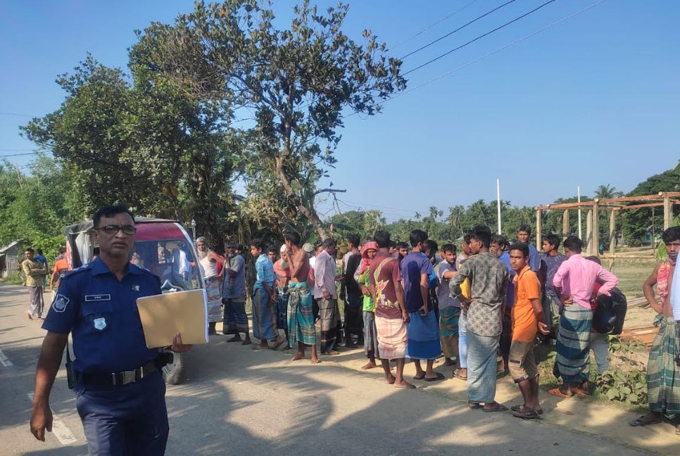 হালুয়াঘাটে ট্রাকচাপায় প্রাণ গেল মাছ ব্যবসায়ীর