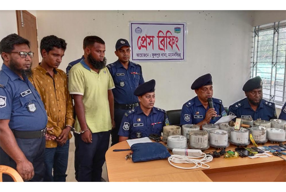 ফুলপুরে ১৪টি বৈদ্যুতিক মিটারসহ ২ চোর আটক  