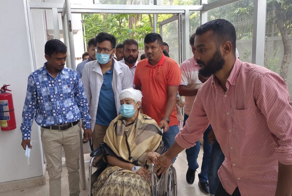 ব্যান্ডেজ মাথায় হাইকোর্টে নিপুণ রায়, পেলেন আগাম জামিন

