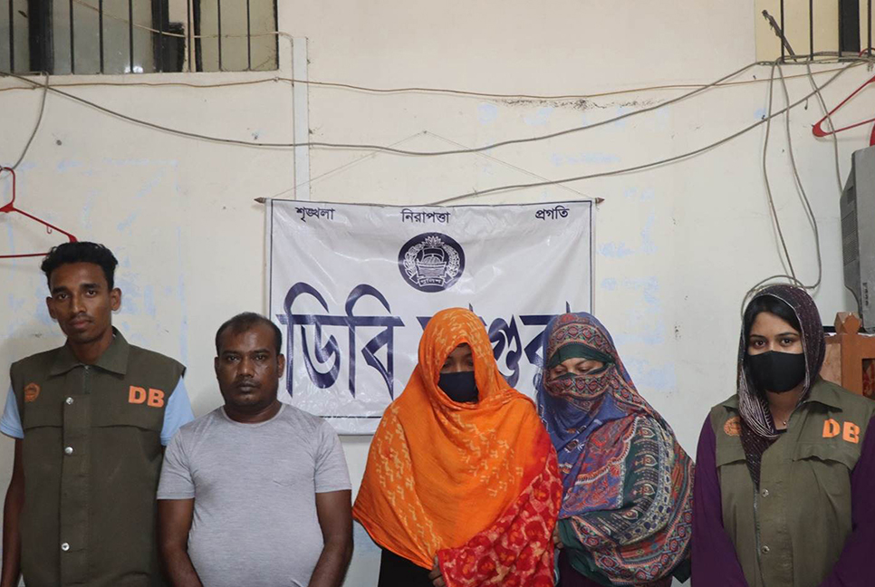 মাগুরায় অশ্লীল ভিডিও ধারণ করে মুক্তিপণ দাবি, নারীসহ আটক ৩