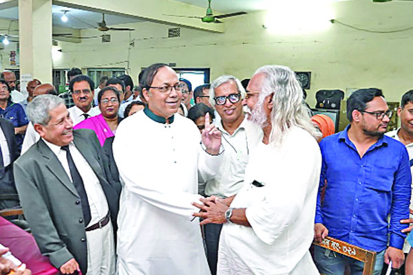 ফাঁকা মাঠেও নানা শঙ্কা চ্যালেঞ্জ ভোটার উপস্থিতি
