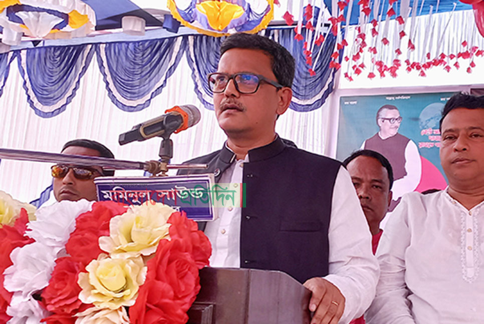 ‘বাহিরের কারো হুমকি-ধমকি শেখ হাসিনা তোয়াক্কা করেন না’