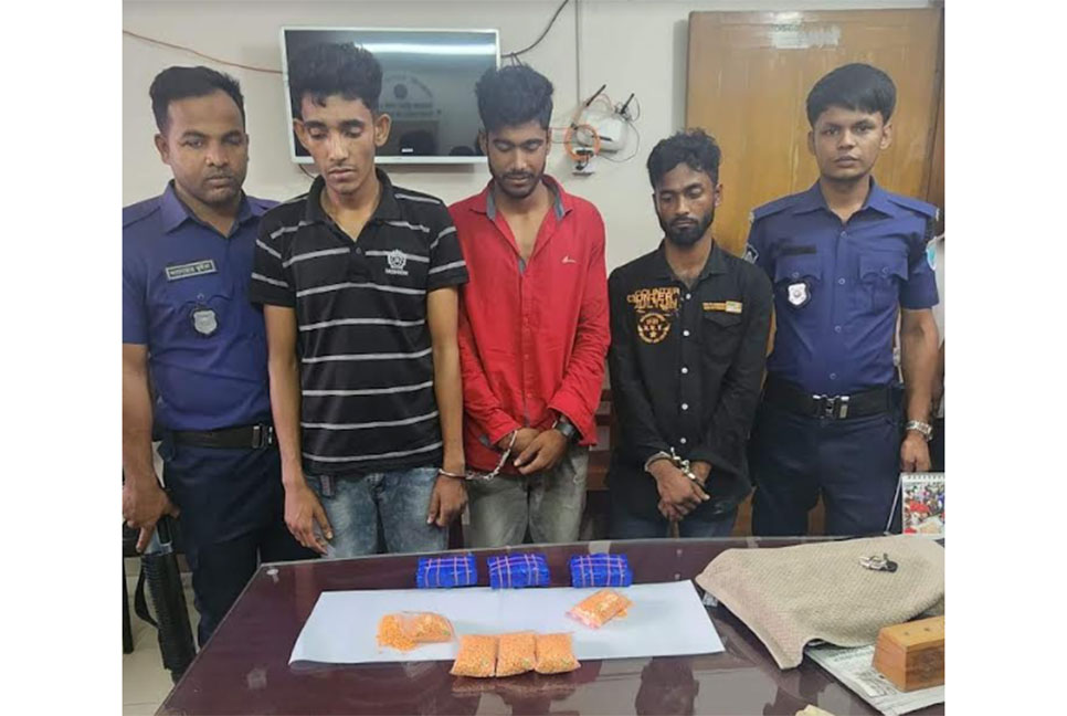 
ঢাকা-চট্টগ্রাম মহাসড়কে ৬ মাসে ১ লাখের বেশি ইয়াবা উদ্ধার