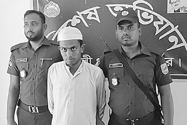 শিক্ষকের বলাৎকার দেখে ফেলায় শিশু শিক্ষার্থীকে হত্যা