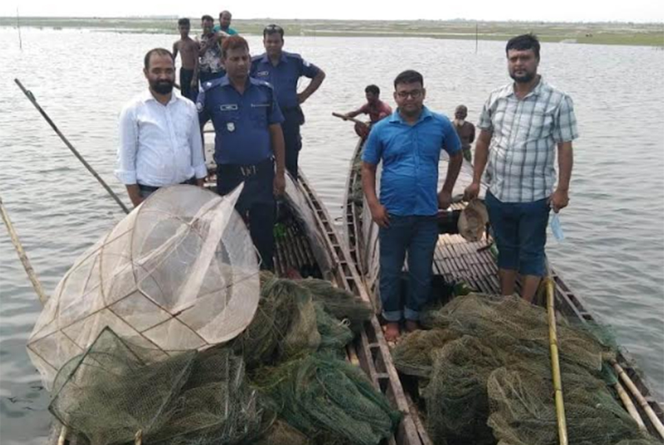 কুমারখালীতে অবৈধ কারেন্ট জাল জব্দ