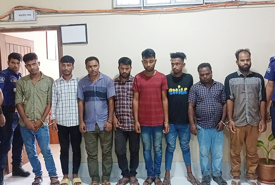 চাঁদপুরে চোর চক্রের ৮ সদস্য গ্রেফতার