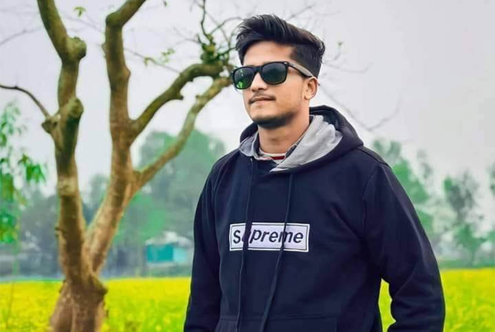 স্টেডিয়ামে খেলার সময় বজ্রপাতে ক্রিকেটারের মৃত্যু