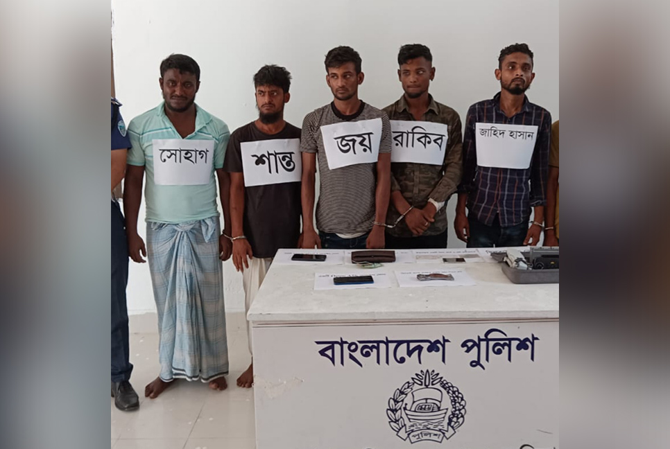 হেলমেটের ক্যামেরায় ধরা পড়লো ছিনতাইয়ের দৃশ্য