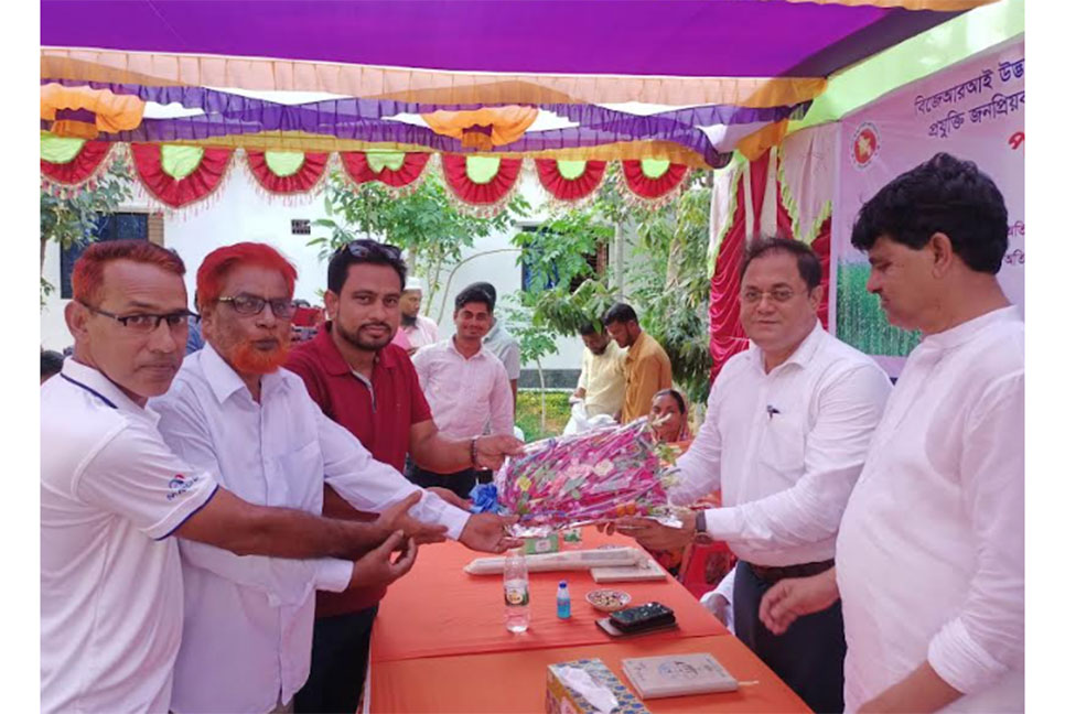 নালিতাবাড়ীতে পাট চাষ সম্প্রসারণে কৃষক প্রশিক্ষণ ও বীজ বিতরণ