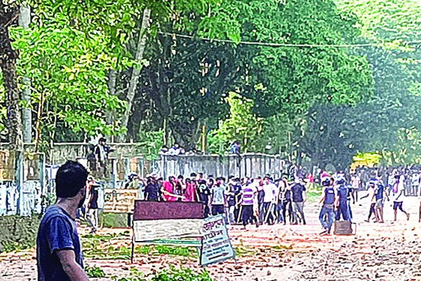ফের ছাত্রলীগের সংঘর্ষ, আহত ২০