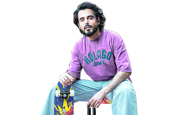 রোমান্টিক সিনেমায় ব্যাক করব