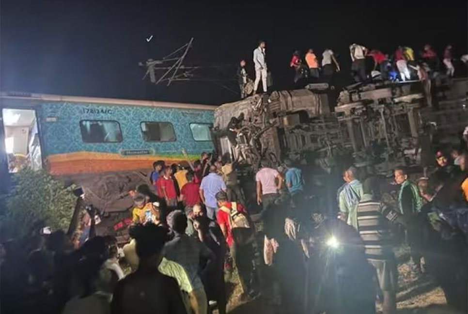 ভারতে ট্রেন দুর্ঘটনা: নিহতদের পরিবার পাবে ১০ লাখ ক্ষতিপূরণ
