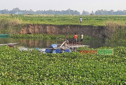 সখীপুরে ড্রেজার দিয়ে বালু উত্তোলন, হুমকির মুখে আবাদী জমি