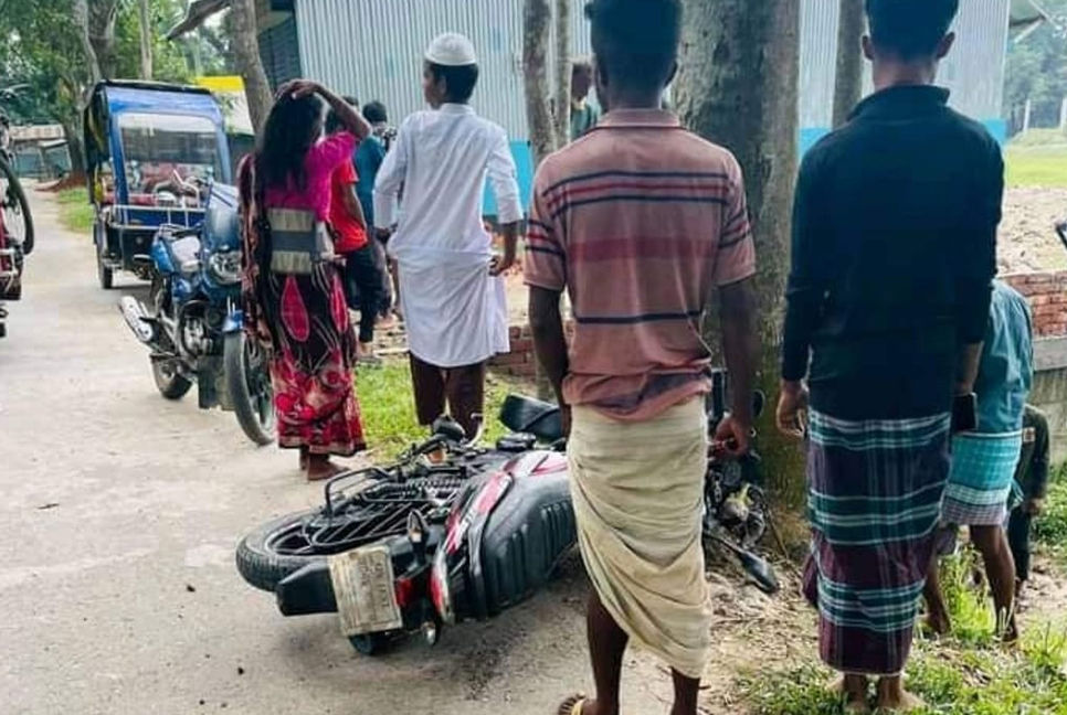 তাড়াইলে মোটরসাইকেল নিয়ন্ত্রণ হারিয়ে নিহত ১