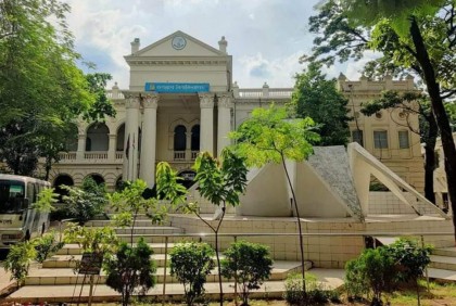 জবি ছাত্রীকে শ্লীলতাহানির ঘটনায় স্থানীয় যুবক আটক

