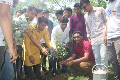বিশ্ব পরিবেশ দিবসে ইবি ছাত্রলীগের বৃক্ষরোপণ কর্মসূচি