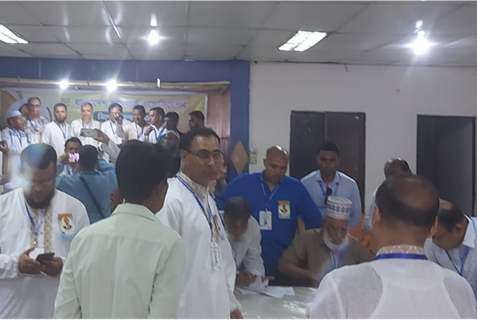 বাজুস সিলেট জেলা শাখার নির্বাচনে ভোট গ্রহণ চলছে