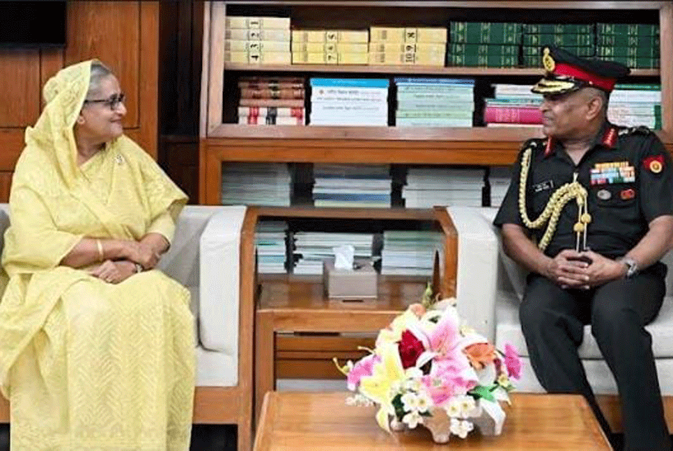 বাংলাদেশ-ভারত সেনাবাহিনীর মধ্যে সহযোগিতা জোরদারে প্রধানমন্ত্রীর গুরুত্বারোপ