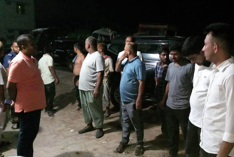 অটোরিকশায় ট্রাক্টরের ধাক্কা, প্রাণ গেল বাবা-ছেলের