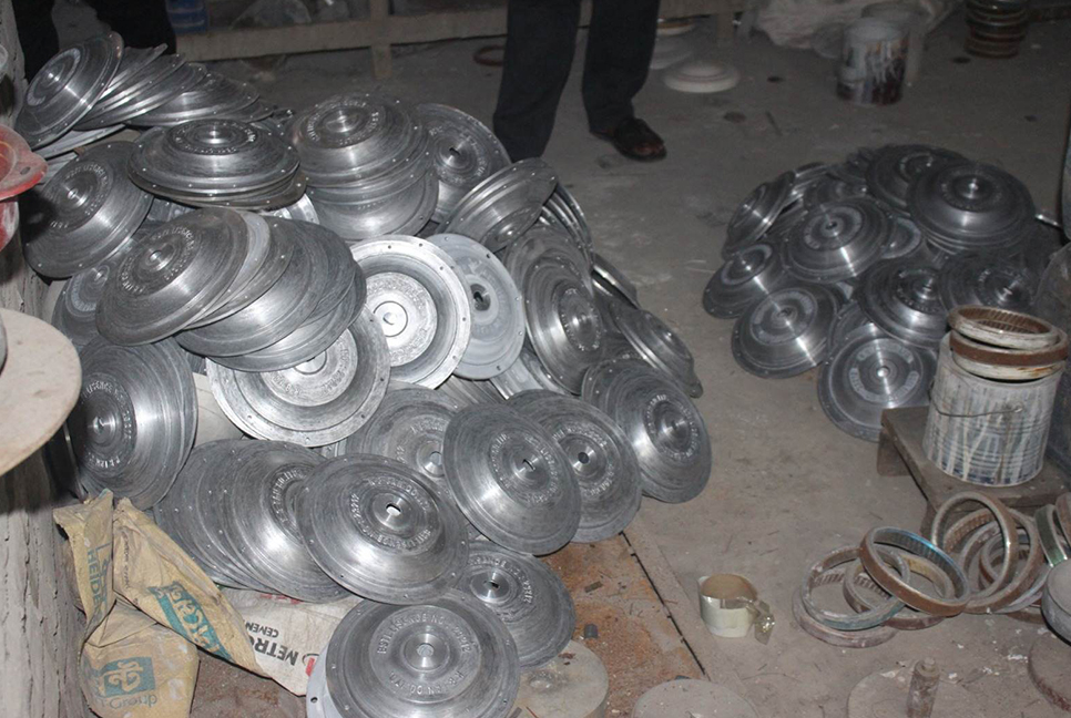 নকল পণ্য মজুদ ও বিক্রি, ৩৮ লাখ টাকা জরিমানা