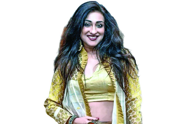 ‘দত্তা’ নিয়ে ঋতুপর্ণা