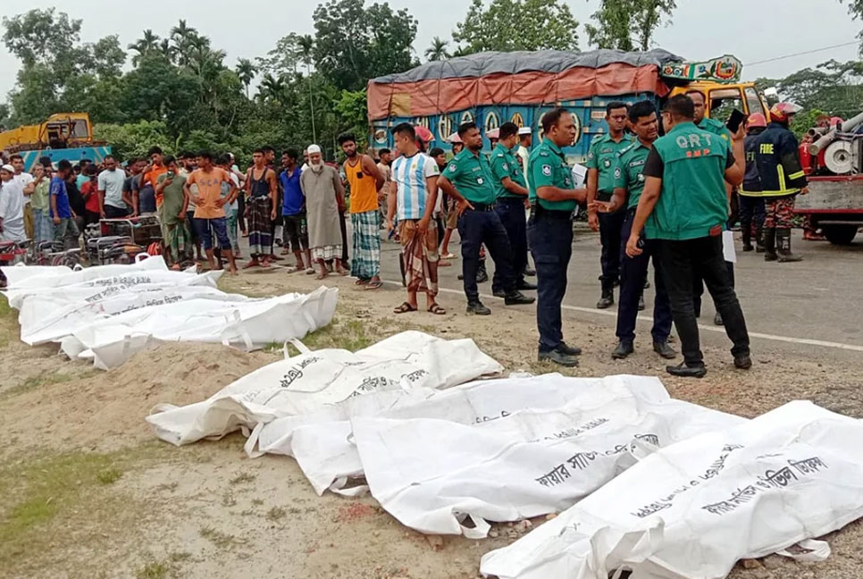সিলেটে সড়ক দুর্ঘটনা: দুই চালকের বিরুদ্ধে মামলা, আরও একজনের মৃত্যু