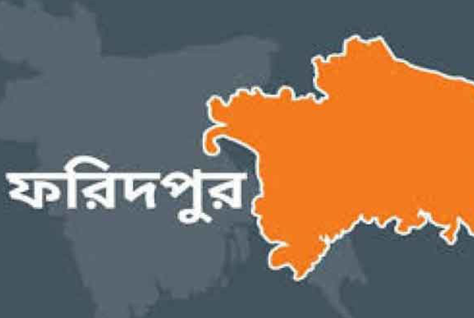 দুই শিশুকে চুরির অপবাদে শিকল দিয়ে বেঁধে নির্যাতন