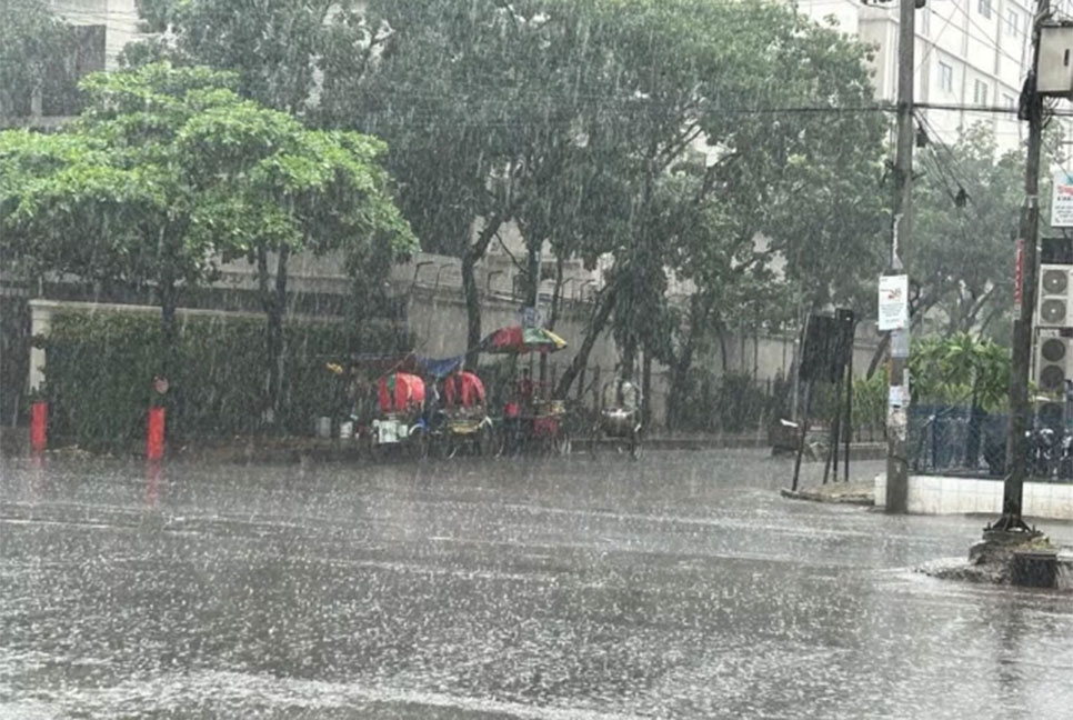 রাজধানীতে তিন ঘণ্টায় ৩৫ মিলিমিটার বৃষ্টি