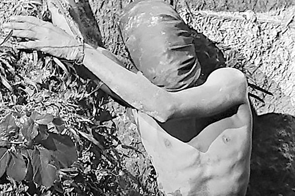 ব্যবসায়ীকে বিবস্ত্র করে নির্যাতন