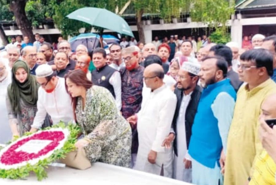 জাতির পিতার সমাধিতে কুমিল্লা মহানগর আওয়ামী লীগের শ্রদ্ধা