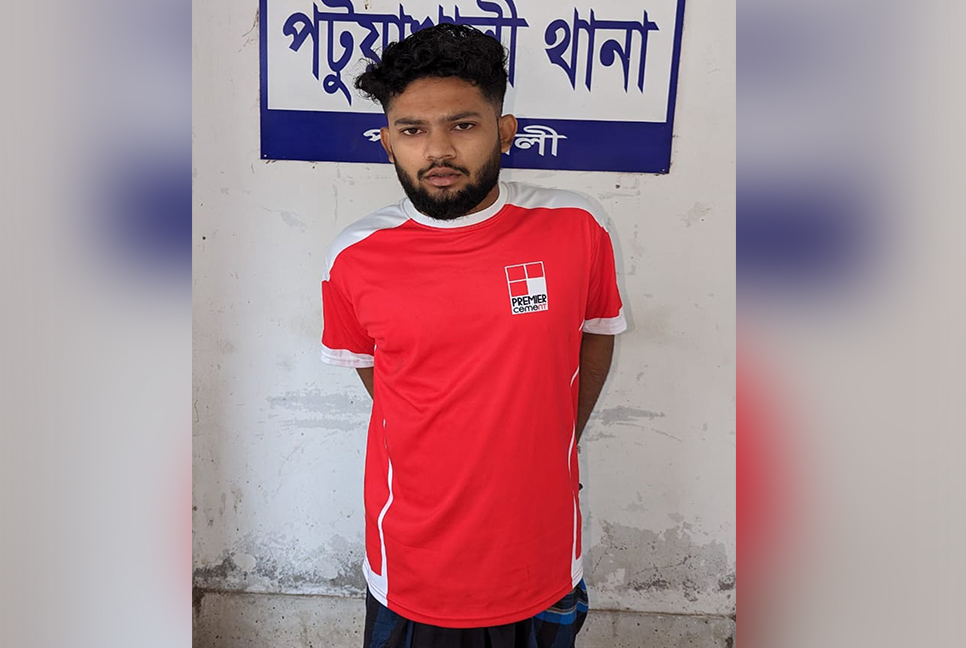 হোটেল ম্যানেজারের গায়ে আগুন দিয়ে হত্যা, প্রধান আসামি গ্রেফতার 