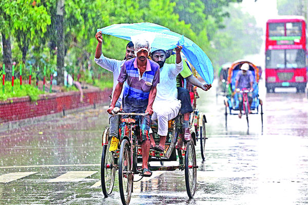স্বস্তির বৃষ্টিতে ভিজল রাজধানী