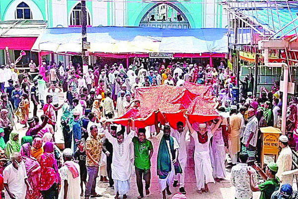 ওরসে গিলাফ দিয়ে আনোয়ার বাবুল, গণসংযোগে মাহমুদুল