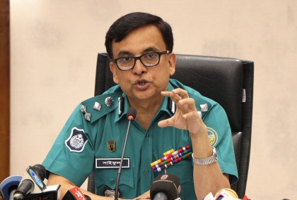 রাত ১২টার মধ্যে বহিরাগতদের বরিশাল নগরী ত্যাগের নির্দেশ 