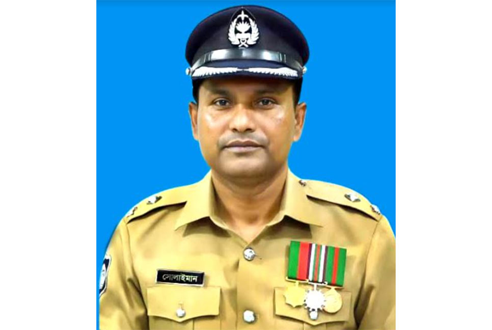 আসামি ছেড়ে দেওয়ায় কমলনগর থানার ওসির বিরুদ্ধে মামলা
