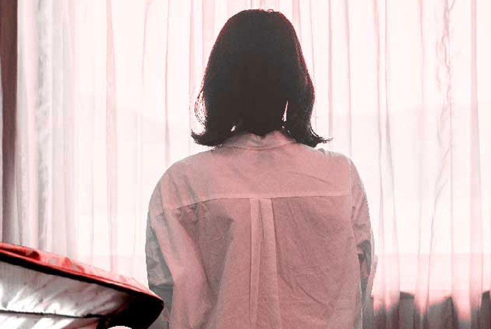 সন্দেহের বশে ‘লিভ-ইন’ সঙ্গীকে কোপালেন তরুণী!